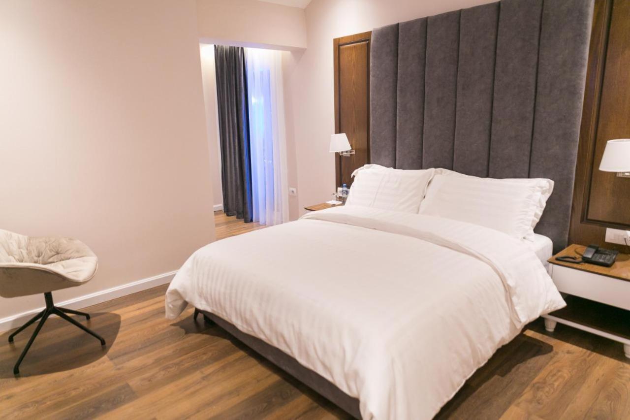 Arberia Palace Hotel Fushe Milot Luaran gambar