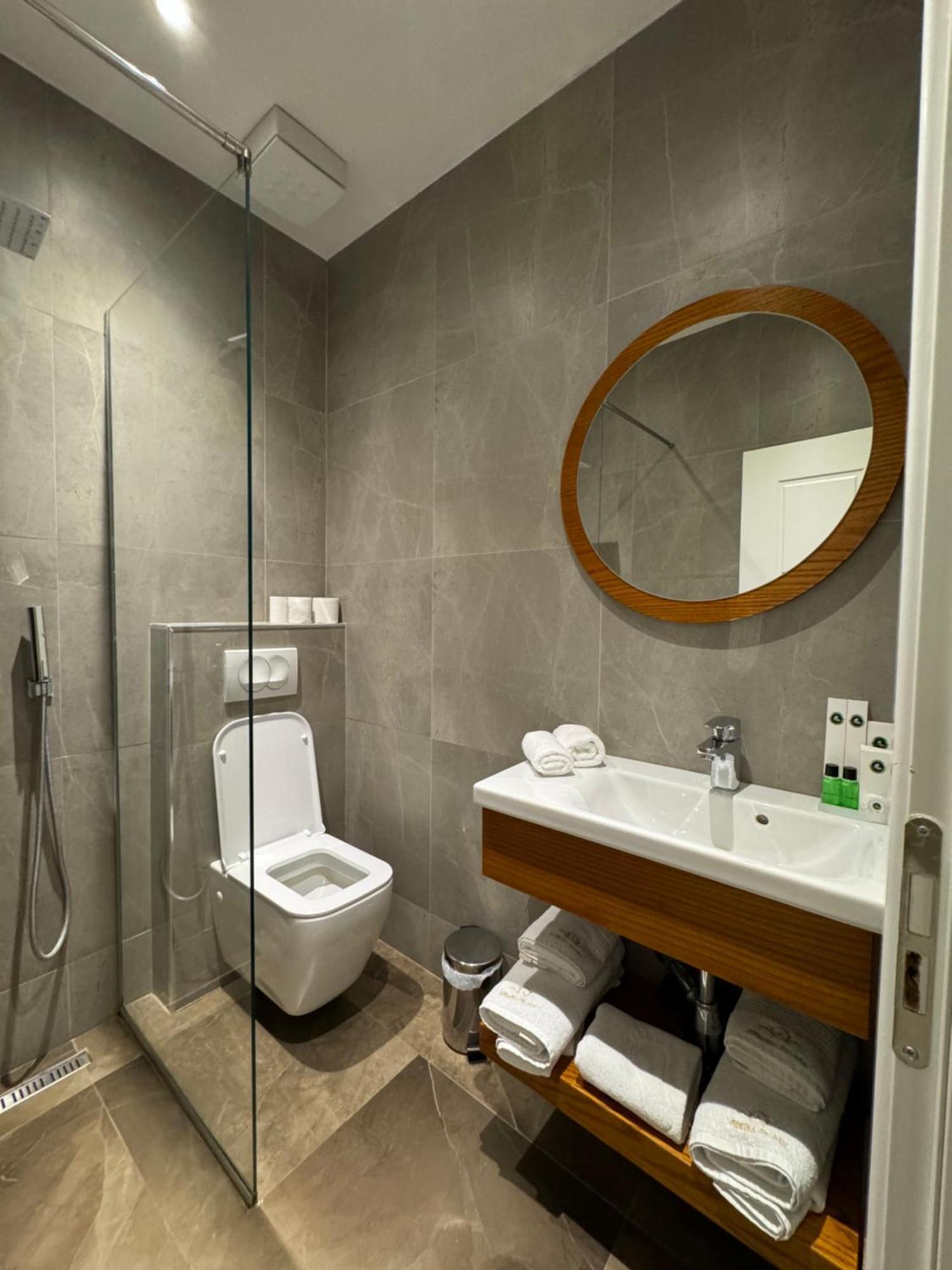 Arberia Palace Hotel Fushe Milot Luaran gambar
