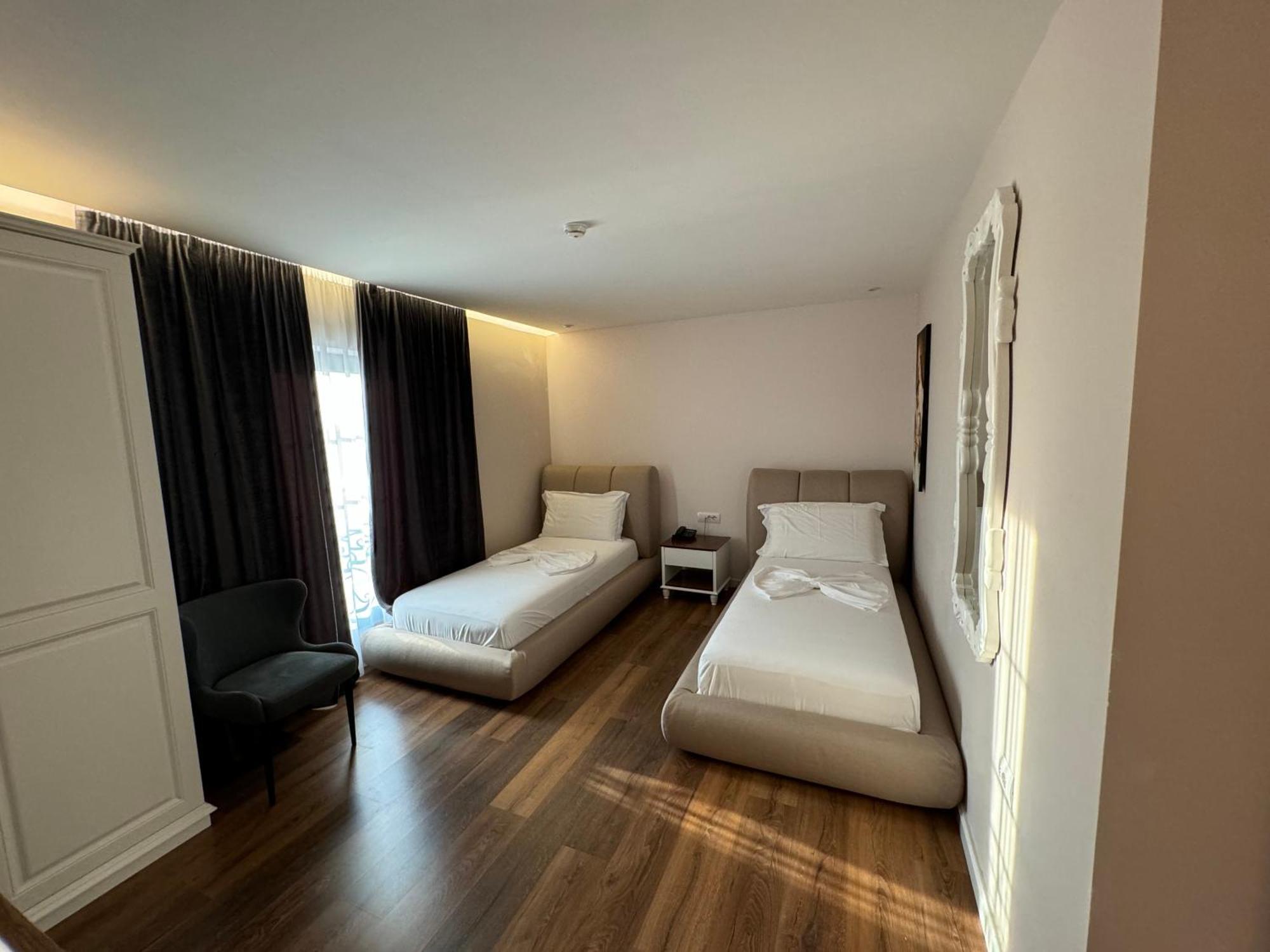 Arberia Palace Hotel Fushe Milot Luaran gambar